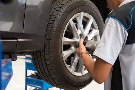 Technicians to repair the cars film.