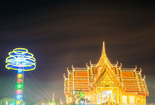 Show light poles along the temple