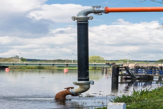 Discharge pipeline to pumping water from a river.