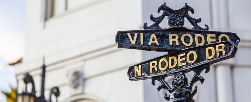 Famous steetsigh of Rodeo Dr in Los Angeles, the Luxury block