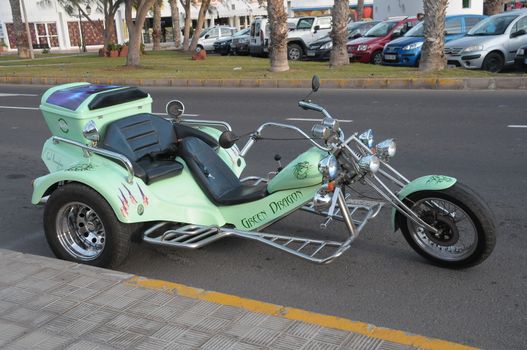 Motorcycle with 3 wheels and 3 seats