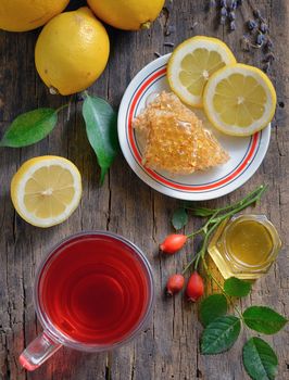 Rosehip tea with lemon and honey