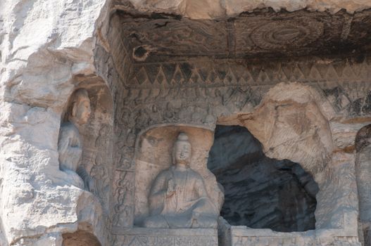 The horizontal view of the Buddha in the cave
