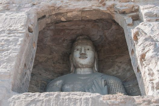 The horizontal view of the Buddha in the cave