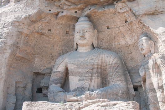 The horizontal view of the Buddha in the cave