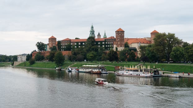 Wawel Castle and Vistula river in Krakow, Poland .