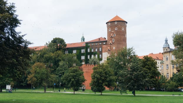 Wawel Castle and Vistula river in Krakow, Poland .