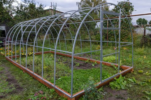Manufacturer of greenhouses for vegetable garden with his own hands