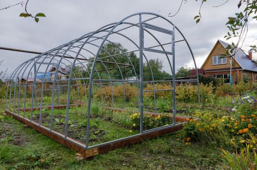 Manufacturer of greenhouses for vegetable garden with his own hands