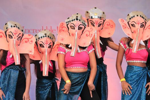 London, UK. 16th October, 2016. The Mayor of London Festival Of Dewali performers and scenes at Trafalgar Square