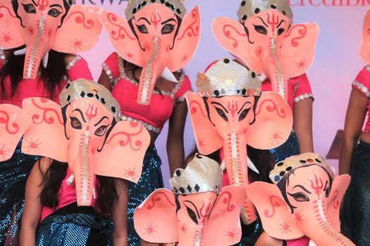 London, UK. 16th October, 2016. The Mayor of London Festival Of Dewali performers and scenes at Trafalgar Square