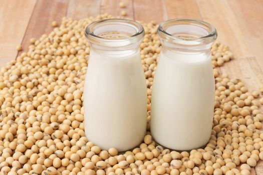 Health Benefits of Soy Milk : Improve Lipid Profile, Strengthen Blood Vessel Integrity, The omega-3 and omega-6 fatty acids, Prevent Postmenopausal Syndromes, it is a rich source of phytoestrogen.