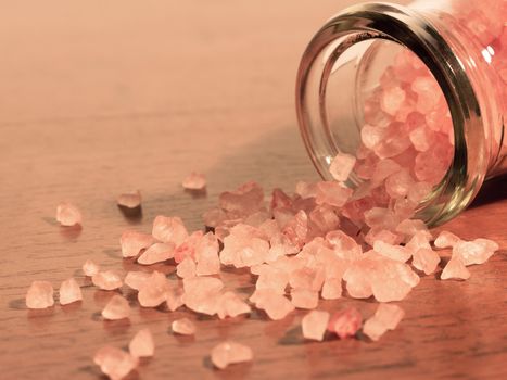 Himalayan crystal salt is far superior to traditional iodized salt. Himalayan salt is millions of years old and pure, untouched by many of the toxins and pollutants that pervade other forms of ocean salt. Detoxifies the body by balancing systemic pH.