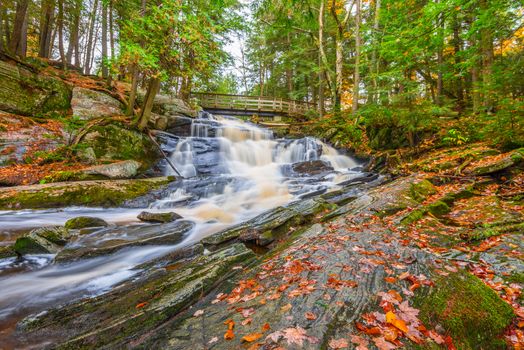 Potts Falls are located near the town of Bracebridge Ontario in the District of Muskoka.