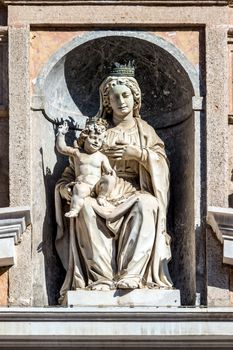 the statue of Madonna and Jesus child