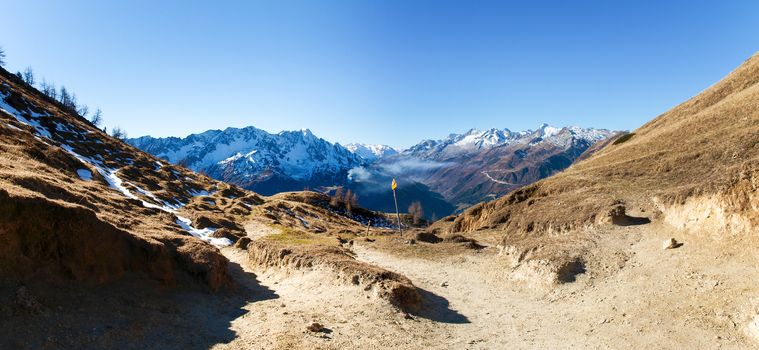 Foisc Quinto, Switzerland: Hiking in the mountains of the Lepontine Alps with views of the Leventina valley.