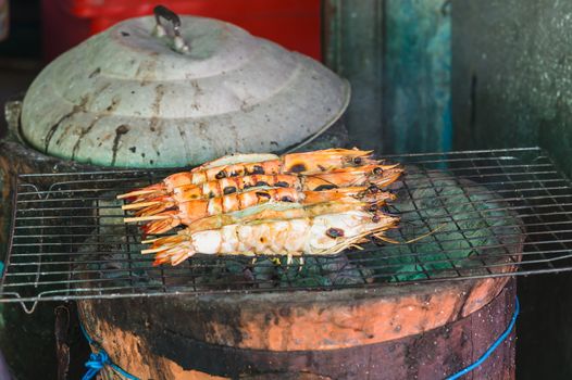 grilled prawns on the grill