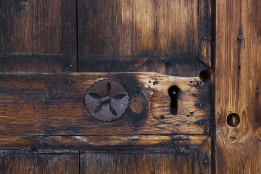 View of a particular of a wooden door