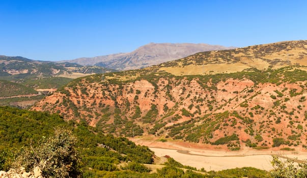 photographed October 5, 2016 Baglarpınarı/Adaklı/Bingol
Turecko of the valley Özlüce Barajı view of the valley