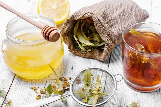 Antiviral Linden tea with honey and lemon