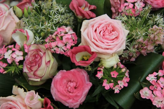 Mixed bridal flowers in various shades of pink