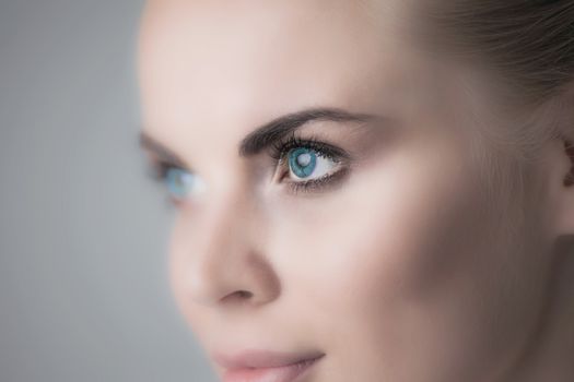 Close up of woman portrait focus on eyes