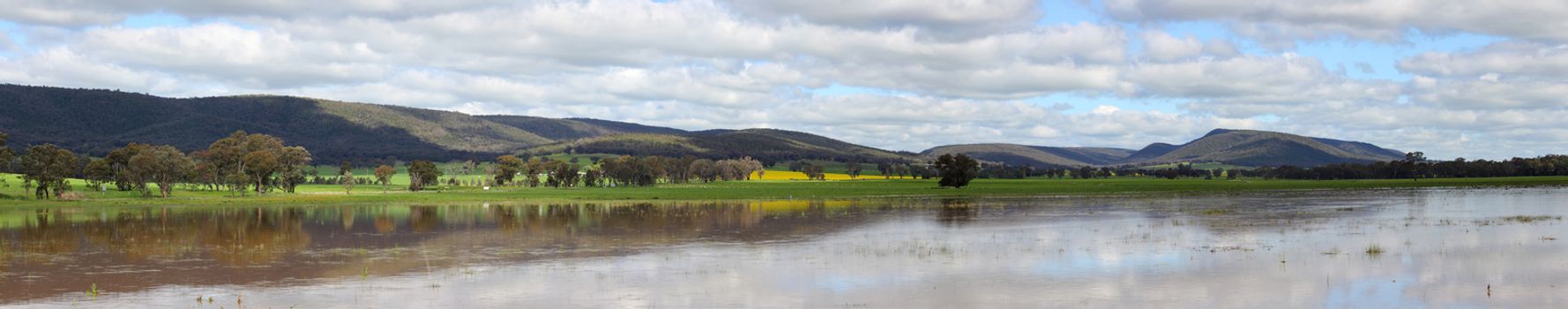 Large areas under water, like this section in Crowther looking almost like a large lake here, although it was flowing very fast further up and quite dangerous