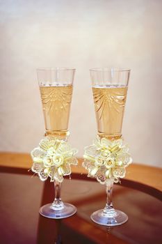 two glasses of champagne wedding