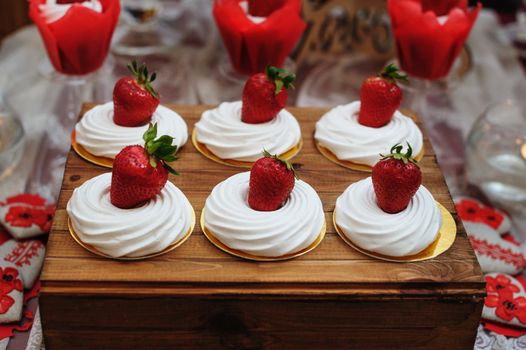 Cupcakes with Strawberry on the kendibare for the holidays.