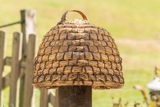 Age beehive, beehives of straw called basket Beekeeping is an ancient tradition.