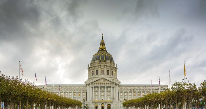 San Francisco City Hall is Beaux-Arts architecture and located in the city's civic center.