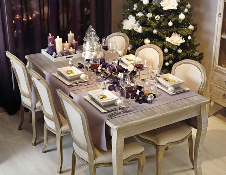 Christmas lunch with diner table and 6 chairs