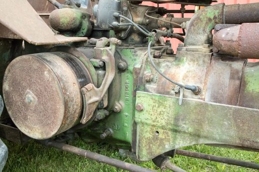 Close-up of an old tractors mechanisms