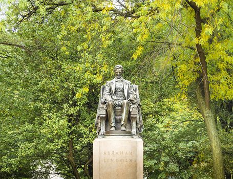 Abraham Lincoln statue in Grant Park in Chicago