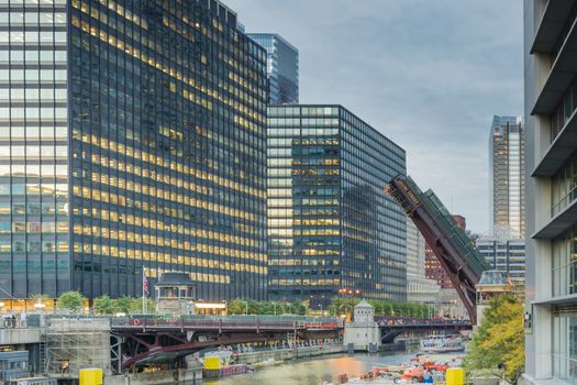 Chicago, IL, USA, october 27, 2016 Adam Street mobile bridge in downtown Chicago