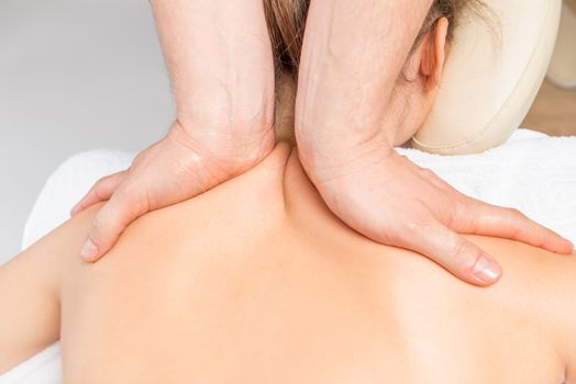 neck and shoulder massage girls in the salon