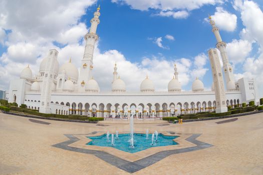 Fish eye view of Sheikh Zayed Grand Mosque in Abu Dhabi, United Arab Emirates.