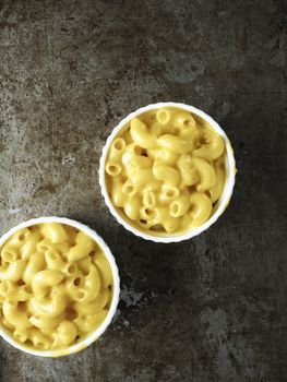 close up of rustic american english macaroni cheese