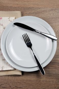 Dining etiquette - I still eat, Resting position. Fork and knife signals with location of cutlery set