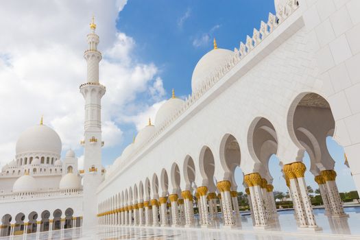 View of Sheikh Zayed Grand Mosque in Abu Dhabi, United Arab Emirates.