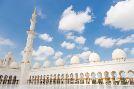 Architectural detail of Sheikh Zayed Grand Mosque in Abu Dhabi, United Arab Emirates.