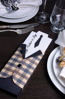Do not forget to congratulate your dad a Father's Day celebration