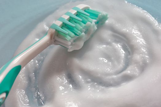 Brightening teeth with sodium bicarbonate