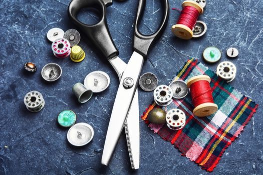 Scissors for cutting fabrics,patterns, fabrics,thread and buttons.Top view