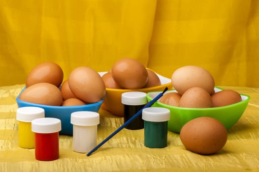 eggs and colors to make Easter eggs