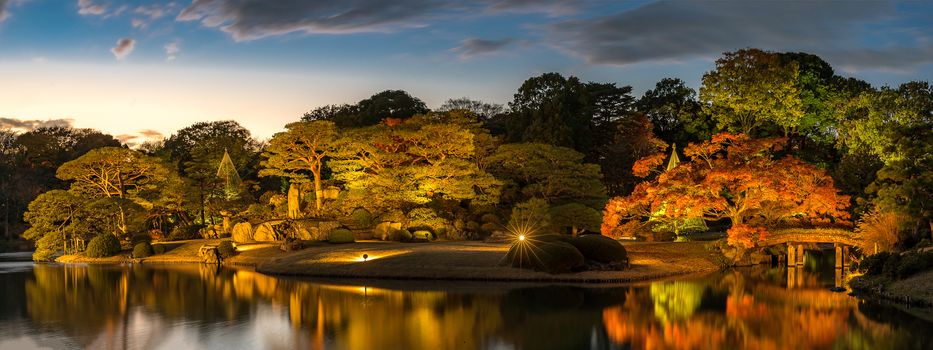 Korakuen Garden Tokyo Japan sunset illuminationpanorama