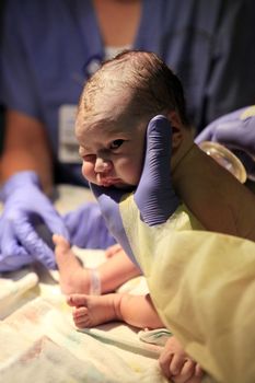 The first minutes of life of the newborn girl