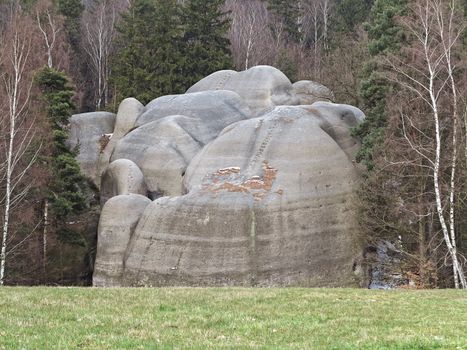 Interesting rock formation - Elephant Rocks - resembling a bathing elephants