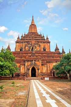 The Sulamani Temple is a Buddhist temple located in the village of Minnanthu (southwest of Bagan) in Myanmar