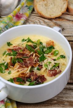 Creamy Loaded Baked Potato Soup with Bacon and Cheese,green onions
